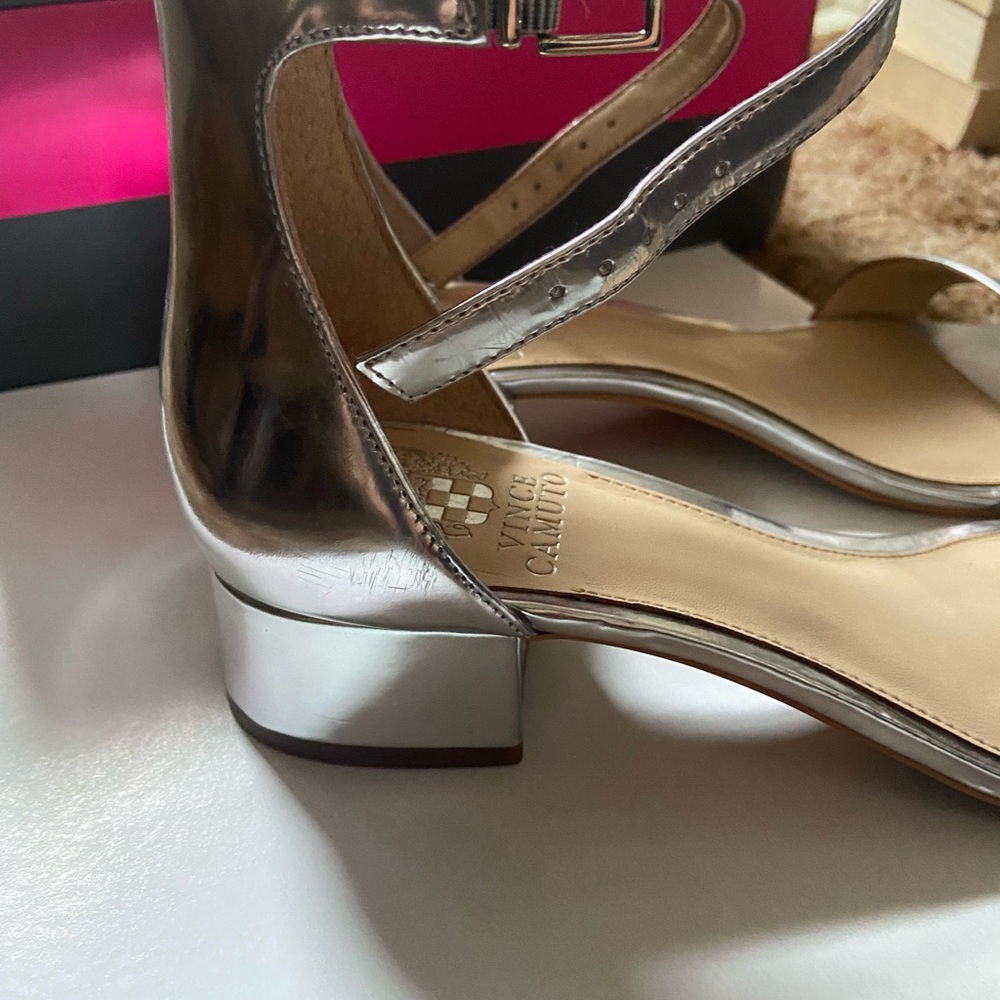 VINCE CAMUTO VC-SASSETA bright silver shoes size 9.5 - Picture 5 of 10